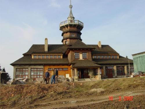 Jiraskova-chata-celni-pohled